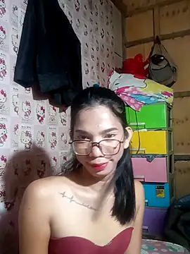 Snapshot of Lady_trix01 chatting on 06-04-26, 04:40 Lady trix01 online show from 06-04-26, 04:40