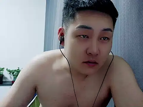 Snapshot of Llpl322 chatting on 04-13-26, 02:11 Llpl322 online show from 04-13-26, 02:11