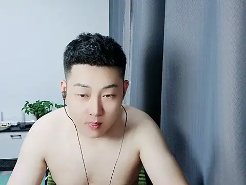 Snapshot of Llpl322 chatting on 04-19-26, 02:05 Llpl322 online show from 04-19-26, 02:05