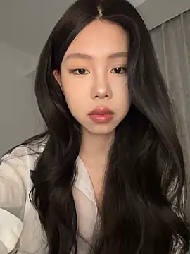 jolie 33 online show from 06-15-26, 12:02