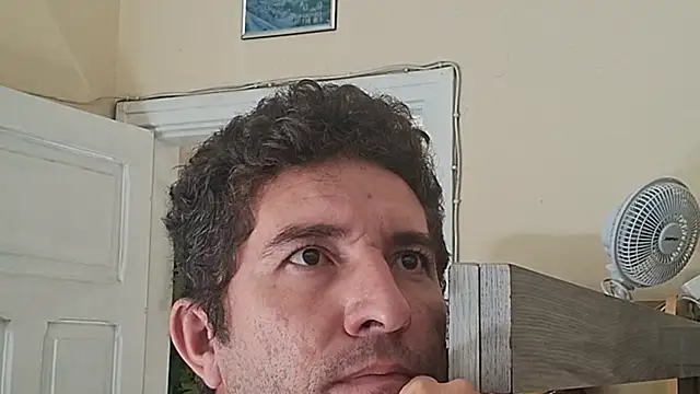 Snapshot of Sueliton2 chatting on 03-23-26, 12:09 Sueliton2 online show from 03-23-26, 12:09