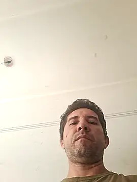 Snapshot of Sueliton2 chatting on 03-25-26, 10:21 Sueliton2 online show from 03-25-26, 10:21