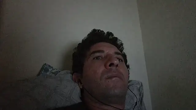 Snapshot of Sueliton2 chatting on 04-09-26, 09:09 Sueliton2 online show from 04-09-26, 09:09