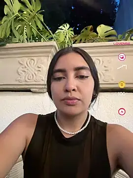 Snapshot of HaileyBiieber chatting on 04-23-26, 11:29 HaileyBiieber online show from 04-23-26, 11:29