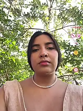 Snapshot of HaileyBiieber chatting on 04-25-26, 10:07 HaileyBiieber online show from 04-25-26, 10:07