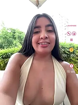 Snapshot of HaileyBiieber chatting on 05-03-26, 10:49 HaileyBiieber online show from 05-03-26, 10:49