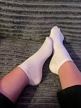 LilouPieds online show from 05-07-26, 08:25