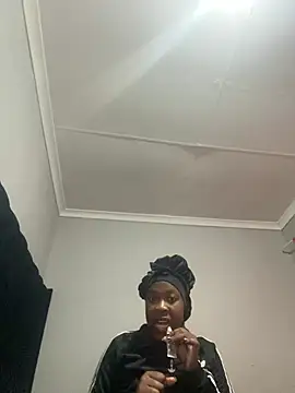 Snapshot of xxxchocolatepussy chatting on 07-11-26, 07:27 xxxchocolatepussy online show from 07-11-26, 07:27