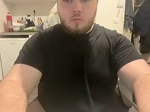 Snapshot of leowhitecock01 chatting on 03-22-26, 07:06 leowhitecock01 online show from 03-22-26, 07:06