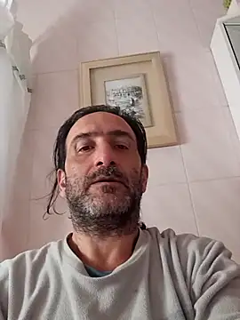 Snapshot of DanTrov79 chatting on 04-18-26, 09:35 DanTrov79 online show from 04-18-26, 09:35