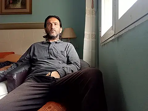 Snapshot of DanTrov79 chatting on 05-07-26, 10:42 DanTrov79 online show from 05-07-26, 10:42