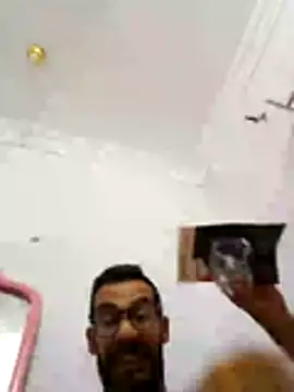 Snapshot of Alimohamed08 chatting on 07-14-26, 08:58 Alimohamed08 online show from 07-14-26, 08:58