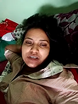 Snapshot of Diyagupta26 chatting on 04-03-26, 04:32 Diyagupta26 online show from 04-03-26, 04:32