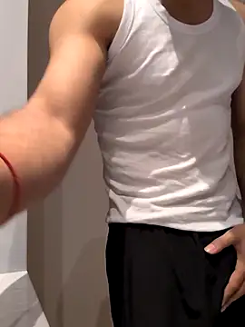 Snapshot of handsome-hunky chatting on 04-08-26, 02:06 handsome-hunky online show from 04-08-26, 02:06