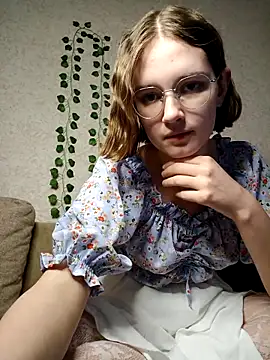 Heyy Mia online show from 03-27-26, 04:29