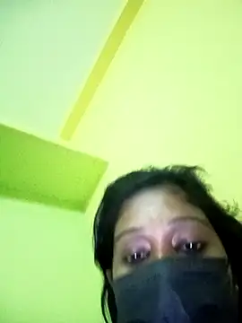 bannerjeesneha20 online show from 04-18-26, 10:54