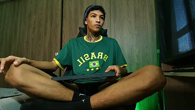 Snapshot of im_Usuga chatting on 06-01-26, 10:50 im Usuga online show from 06-01-26, 10:50