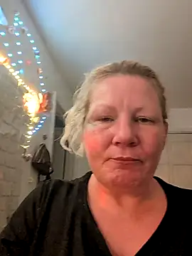 Snapshot of trippsgotlips chatting on 05-27-26, 01:41 trippsgotlips online show from 05-27-26, 01:41
