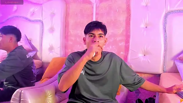 TylerCruz   online show from 03-30-26, 01:56