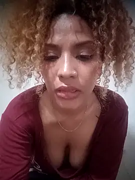 Snapshot of SolashLitzy_Curly chatting on 05-31-26, 05:48 SolashLitzy Curly online show from 05-31-26, 05:48