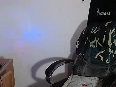 SexyboyHot2000 online show from 04-23-26, 10:56