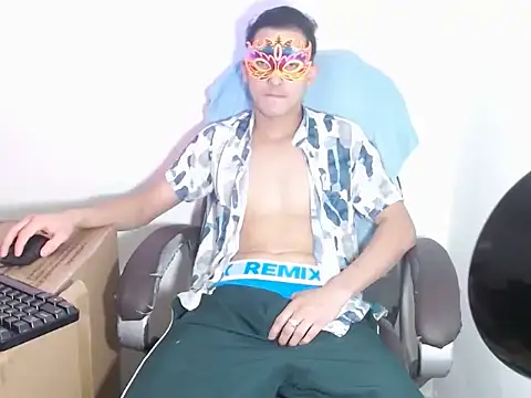 SexyboyHot2000 online show from 05-07-26, 03:34