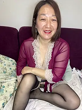 Snapshot of Cherry_258 chatting on 04-01-26, 05:43 Cherry 258 online show from 04-01-26, 05:43