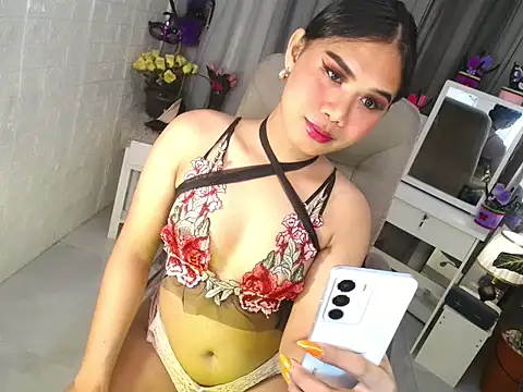 Snapshot of Yourgorgeousmarge chatting on 05-14-26, 01:45 Yourgorgeousmarge online show from 05-14-26, 01:45