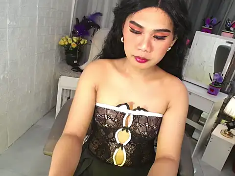Snapshot of Yourgorgeousmarge chatting on 05-18-26, 01:13 Yourgorgeousmarge online show from 05-18-26, 01:13
