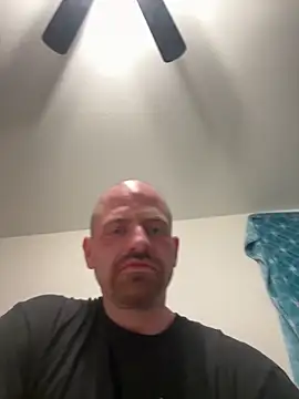 Snapshot of whitelioncody chatting on 04-18-26, 05:00 whitelioncody online show from 04-18-26, 05:00