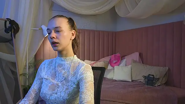 emma chaser online show from 04-09-26, 06:19