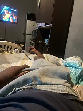 Izinja28 online show from 04-16-26, 01:12