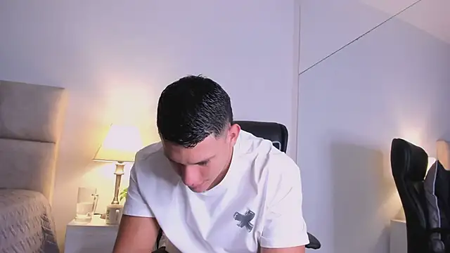 Chriss Diamond online show from 06-30-26, 08:43