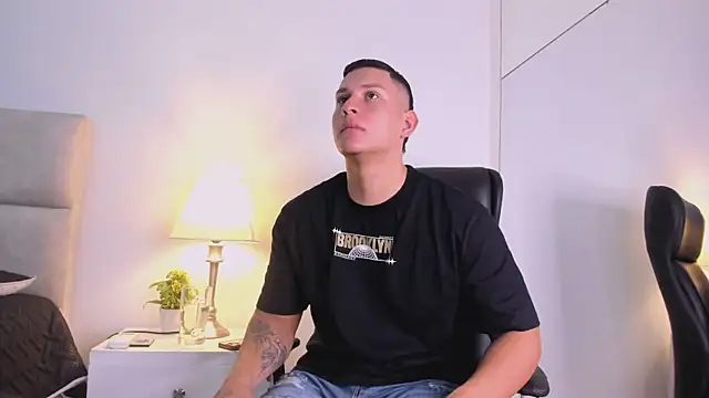 Chriss Diamond online show from 08-08-26, 08:00