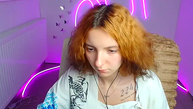 Butterfly Milly online show from 06-27-26, 11:37