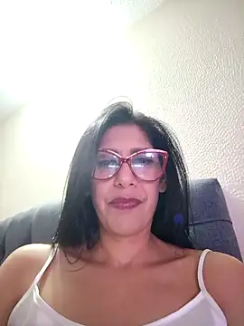 SamanthaRosse01  online show from 04-23-26, 01:40