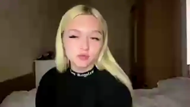 Snapshot of Sophia_Blonde chatting on 05-21-26, 06:15 Sophia Blonde online show from 05-21-26, 06:15
