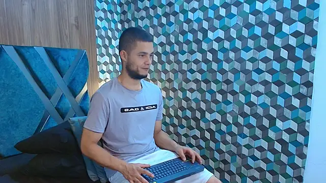 Joaho Fernandez online show from 06-24-26, 09:03
