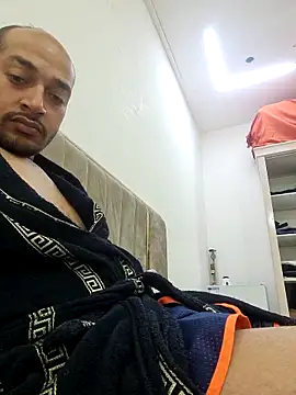 Snapshot of QueueedActivist chatting on 04-12-26, 05:40 QueueedActivist online show from 04-12-26, 05:40