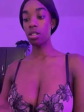 Snapshot of Lysii chatting on 06-22-26, 05:10 Lysii online show from 06-22-26, 05:10