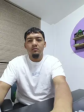 Snapshot of Itsdavidxxx chatting on 06-28-26, 10:21 Itsdavidxxx online show from 06-28-26, 10:21