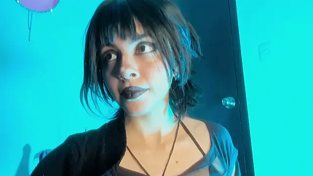 Snapshot of Nyxara- chatting on 06-04-26, 11:22 Nyxara- online show from 06-04-26, 11:22