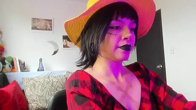 Snapshot of Nyxara- chatting on 07-19-26, 05:16 Nyxara- online show from 07-19-26, 05:16