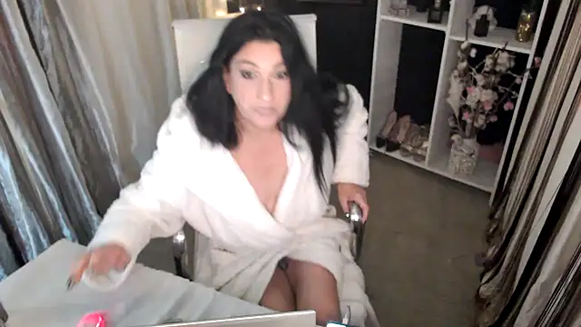 Snapshot of DreamLove2020 chatting on 10-19-25, 08:09 DreamLove2020 online show from 10-19-25, 08:09