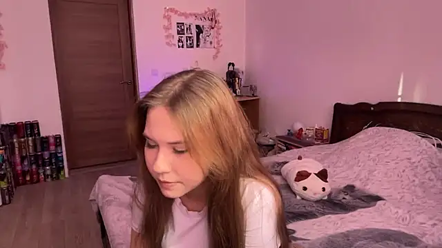 NyelleSpir online show from 04-28-26, 03:06