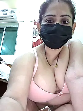 Snapshot of sonalidey5564 chatting on 06-18-26, 02:10 sonalidey5564 online show from 06-18-26, 02:10