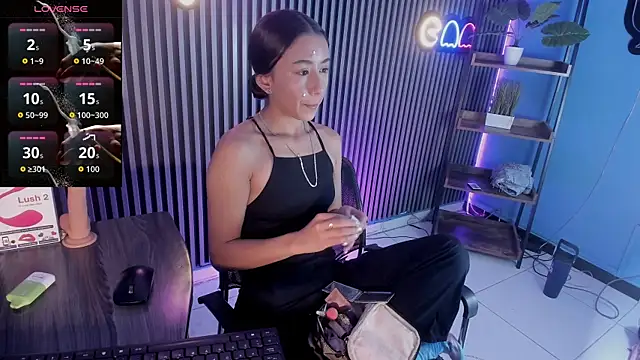 Luna roose1 online show from 04-19-26, 12:26