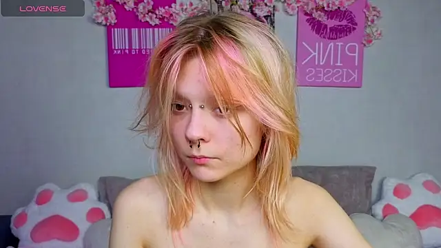 Snapshot of PerryKitty chatting on 04-15-26, 07:58 PerryKitty online show from 04-15-26, 07:58
