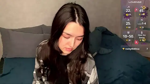 lilysolar online show from 04-06-26, 04:52