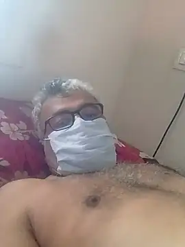 Snapshot of mature55 chatting on 05-31-26, 07:15 mature55 online show from 05-31-26, 07:15